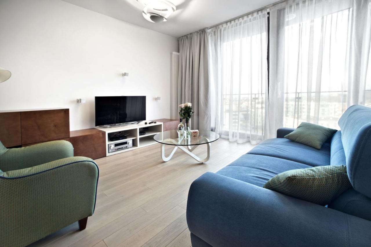 Triton Park Accommodation By P&O Serviced Apartments Варшава Екстер'єр фото